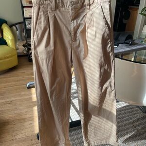 GAP Women's Pleated Chino Pants — Light Tan